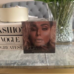 Huda Beauty 3D Highlighter Palette - Pink Sands